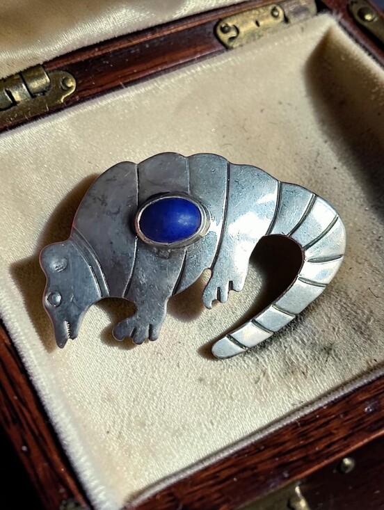 Vintage Jewelry - Vintage Sterling Native American Lapis Lazuli Armadillo Brooch